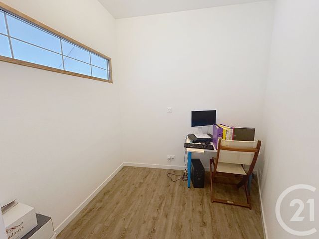 Appartement T6 à vendre - 5 pièces - 116.85 m2 - LANDIVISIAU - 29 - BRETAGNE - Century 21 Agence Du Léon