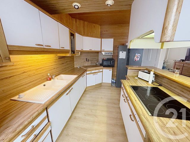 Appartement T6 à vendre - 5 pièces - 116.85 m2 - LANDIVISIAU - 29 - BRETAGNE - Century 21 Agence Du Léon