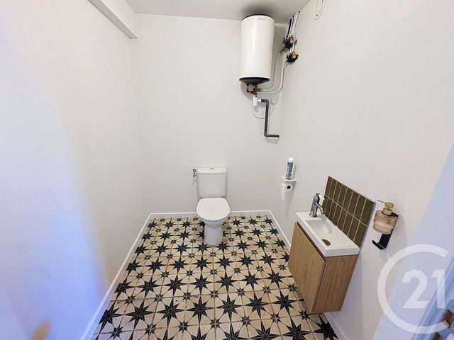 Appartement Local à vendre - 2 pièces - 94.8 m2 - LANDERNEAU - 29 - BRETAGNE - Century 21 Agence Du Léon