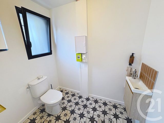 Appartement Local à vendre - 2 pièces - 94.8 m2 - LANDERNEAU - 29 - BRETAGNE - Century 21 Agence Du Léon