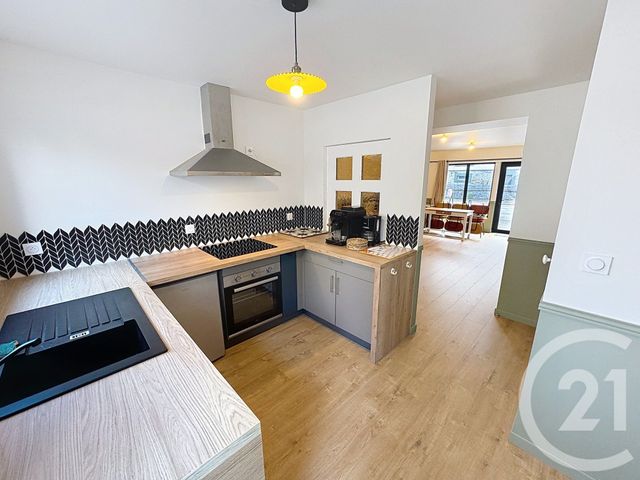 Appartement Local à vendre - 2 pièces - 94.8 m2 - LANDERNEAU - 29 - BRETAGNE - Century 21 Agence Du Léon